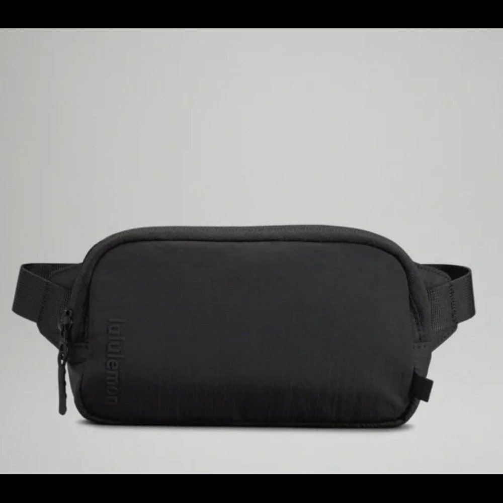 Lululemon belt bag mini